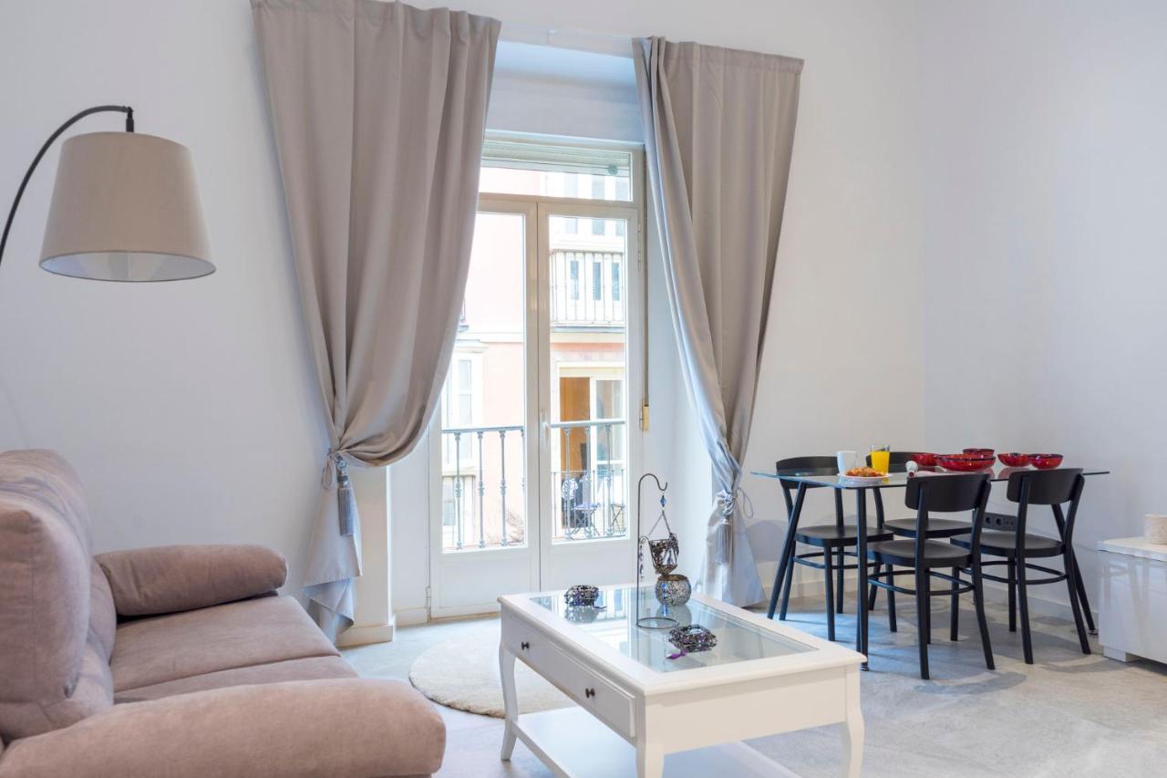 Acogedor Apartamento En Pleno Centro De Malaga By Sharingco Apartment Exterior photo